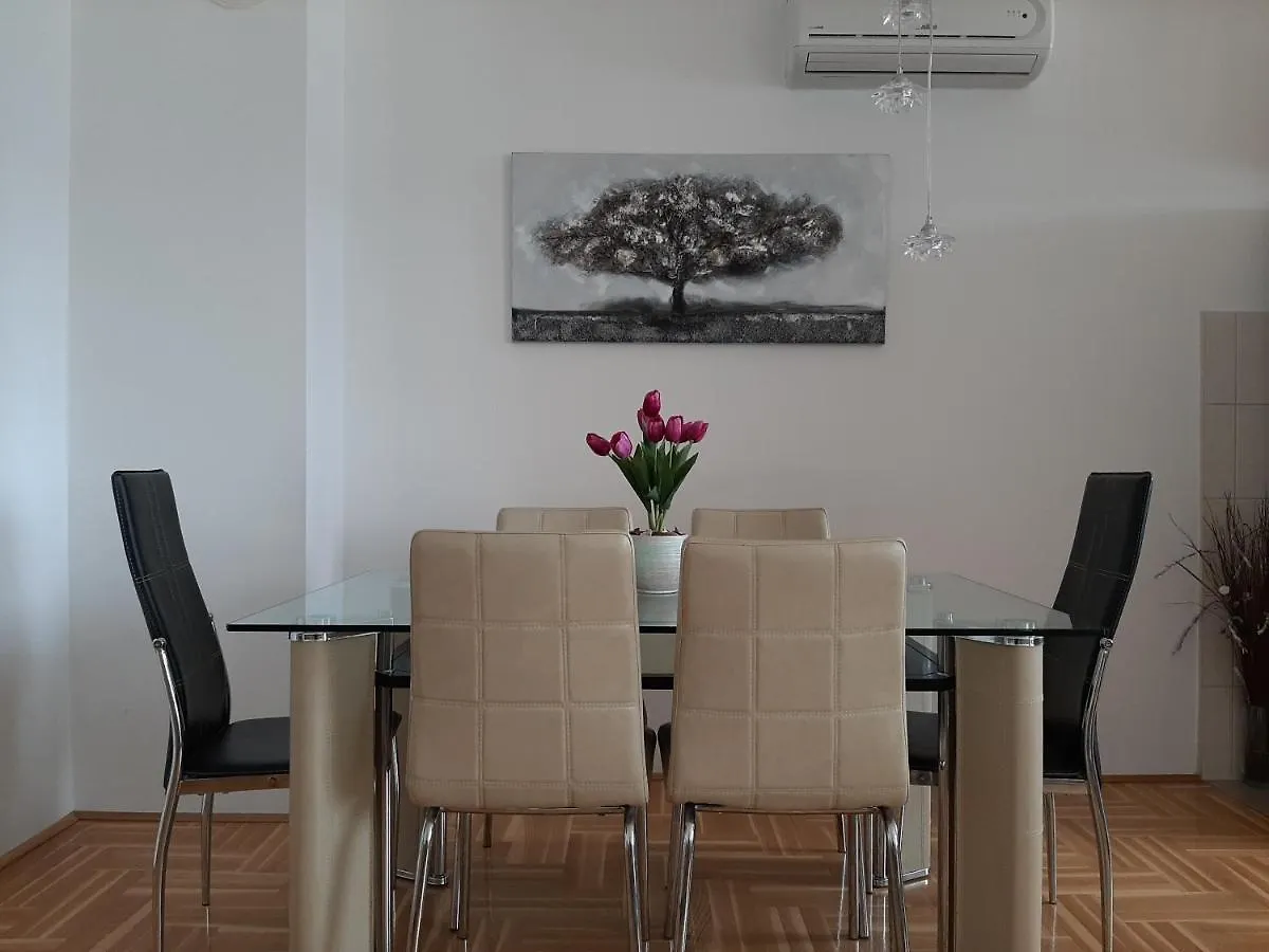 Apartment Jelena Traù